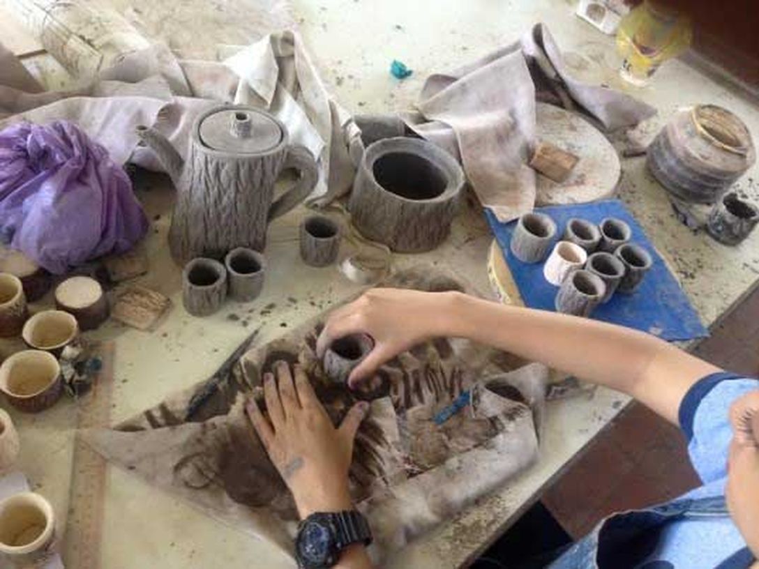 pottery art ชุดน้ำชารูปทรงลาย